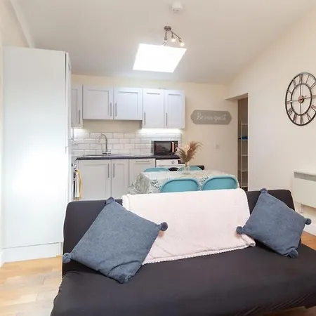 Modern 2 Bed Attic Apartment In Brixton Londra Esterno foto