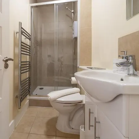 Modern 2 Bed Attic Apartment In Brixton Londra Esterno foto