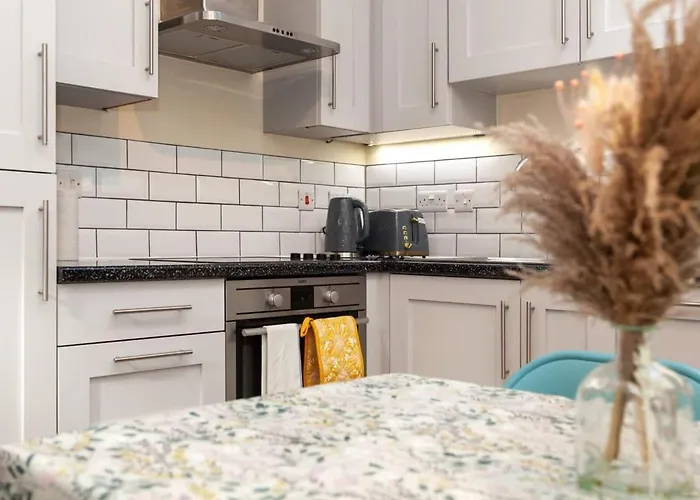 Modern 2 Bed Attic Apartment In Brixton