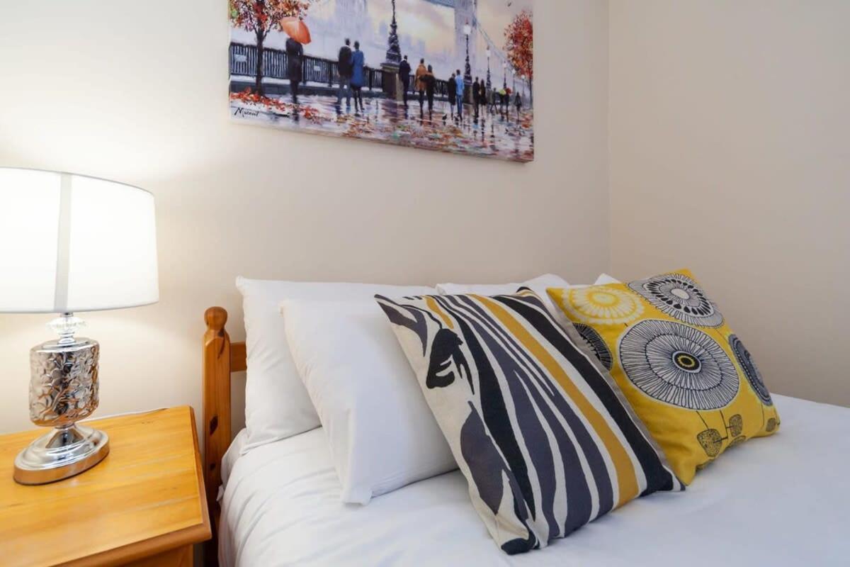 Appartamento Modern 2 Bed Attic In Brixton Londra
