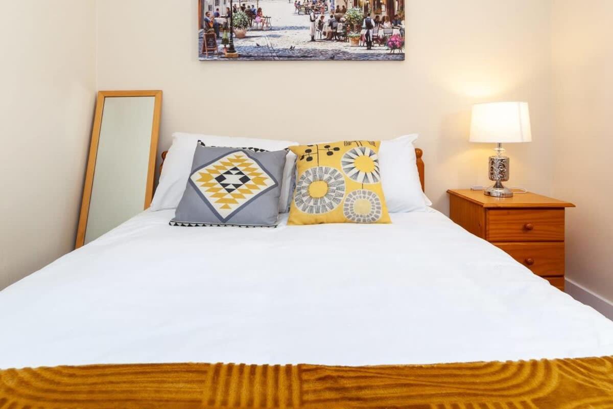 Appartamento Modern 2 Bed Attic In Brixton Londra