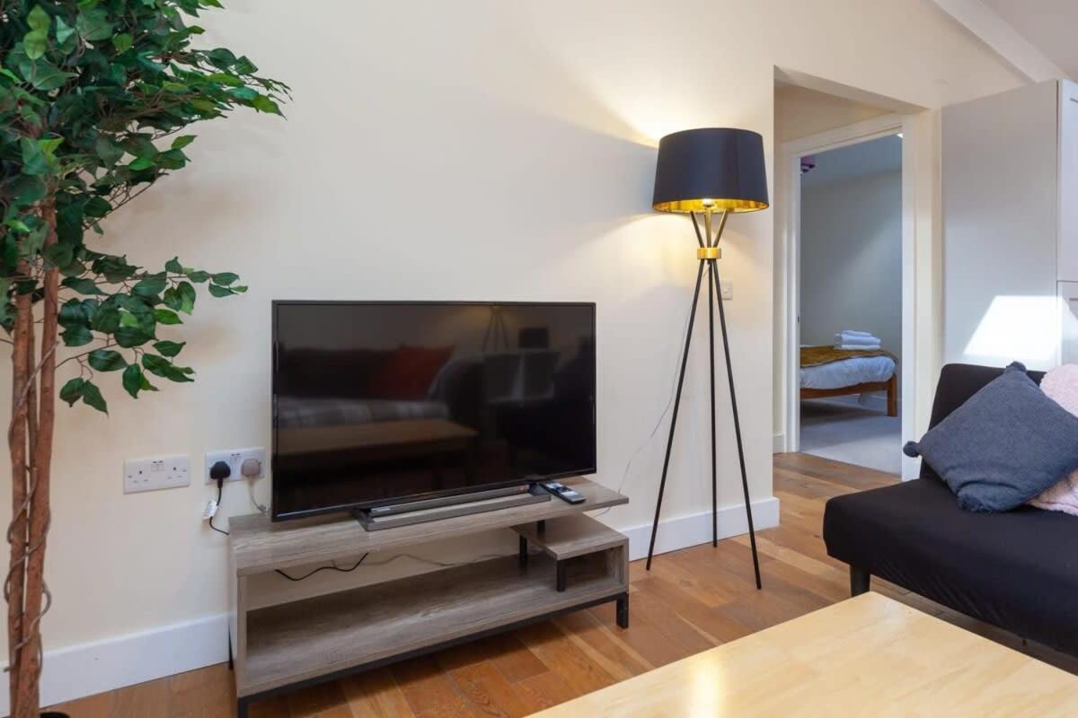 Appartamento Modern 2 Bed Attic In Brixton Londra