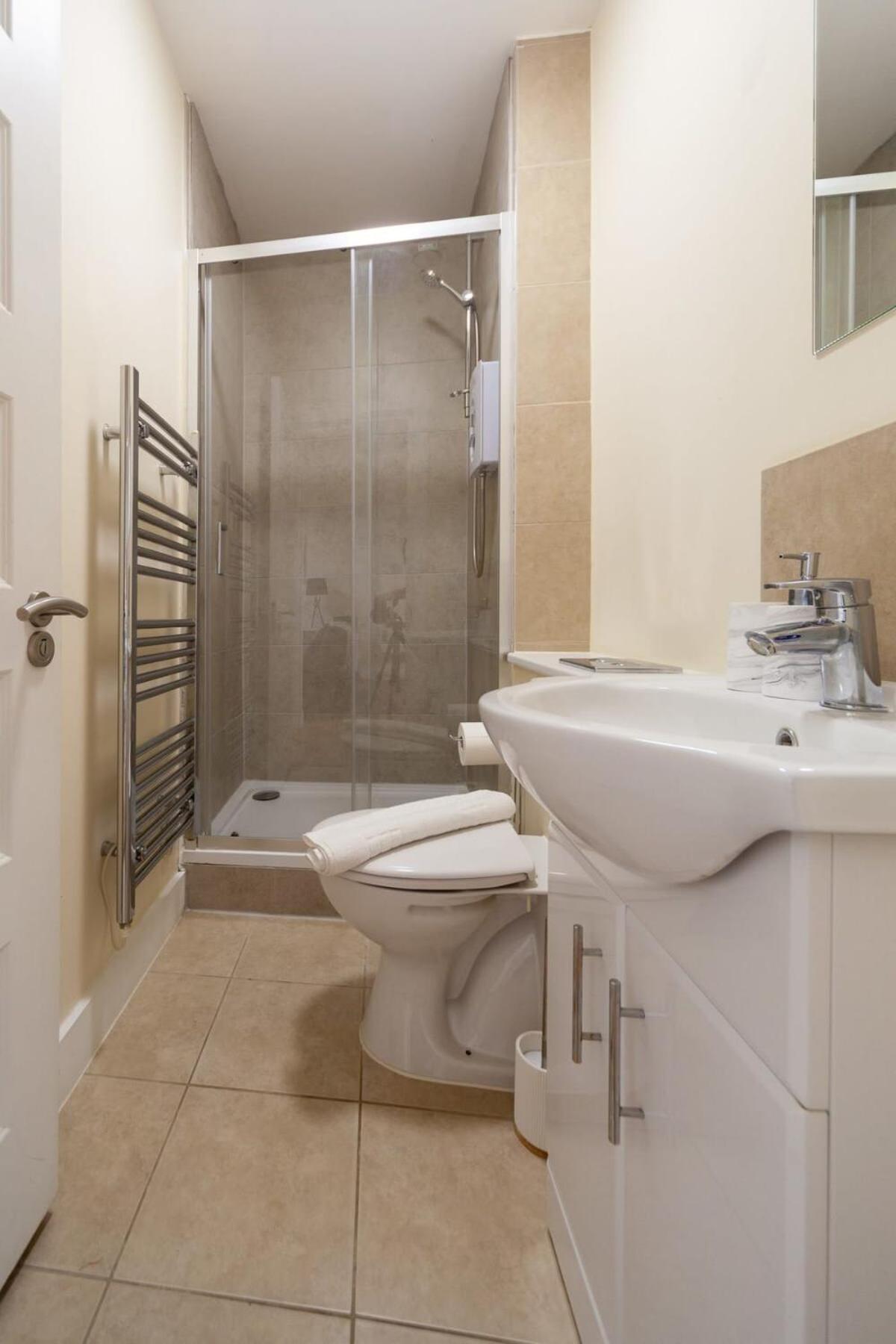 Modern 2 Bed Attic In Brixton * Londra